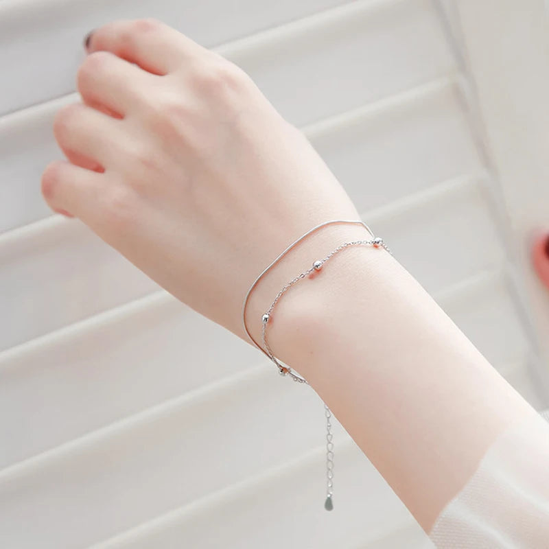 Pulseira Feminina em Prata 925 com Borboletas Cravejadas, Design Romântico e Ajustável para Datas Especiais
