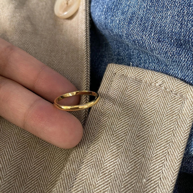 Anel Feminino em Aço Inoxidável Banhado a Ouro 18K, Modelos Minimalistas de 2mm a 6mm para Estilo Atemporal