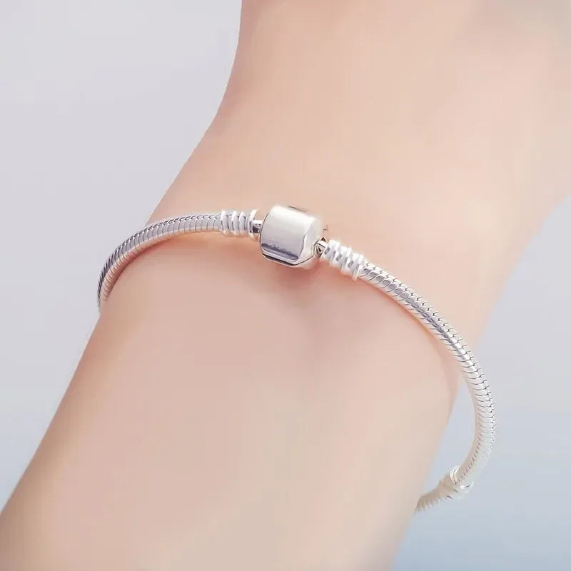 Pulseira Feminina em Prata 925 Modelo Osso de Cobra, Design Suave e Feito à Mão com Acabamento Premium