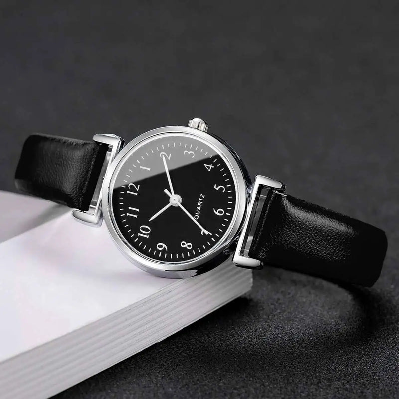 Kit com 2 Relógios Femininos de Quartzo, Mostrador Pequeno de 25mm e Pulseira em Couro Elegante