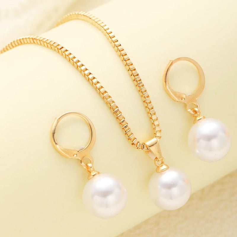 Kit 3 Peças com Colar de Pérola, Brincos e Pingente Clássico, Joia Elegante para Casamento e Presente Especial