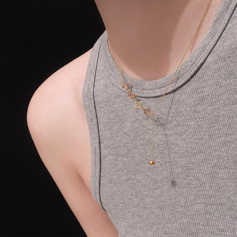 Colar Gargantilha com Corações Empilhados em Aço Inoxidável Dourado, Minimalismo e Elegância Feminina