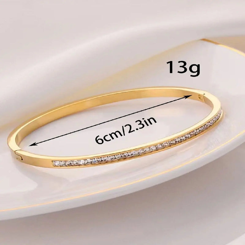 Pulseira Feminina em Aço Titânio com Detalhes de Zircônia, Estilo Clássico Moderno para Uso Diário