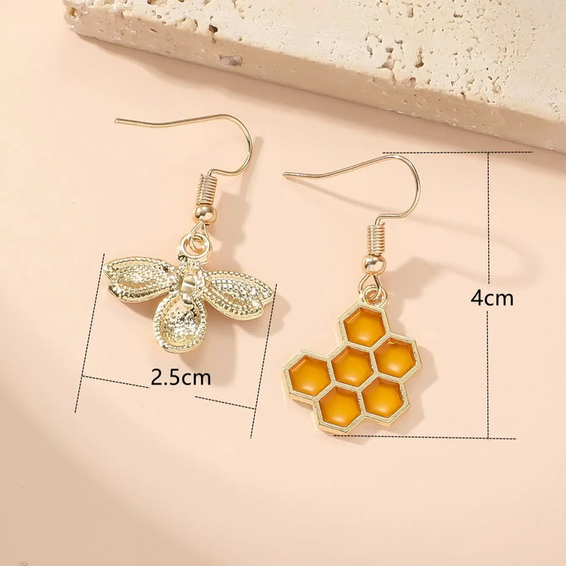 Brincos Femininos com Pingente de Abelha, Design Delicado e Moderno para Looks Casuais e Charmosos