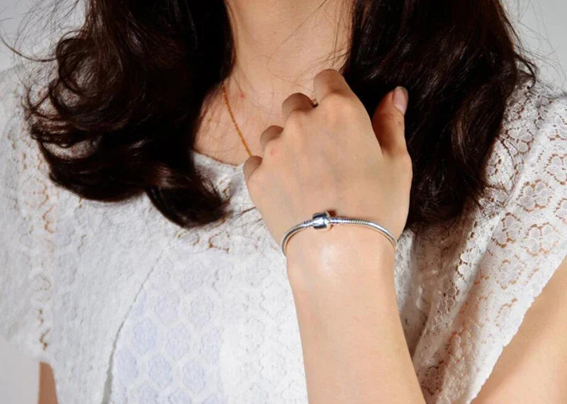 Pulseira Feminina em Prata 925 Modelo Osso de Cobra, Design Suave e Feito à Mão com Acabamento Premium