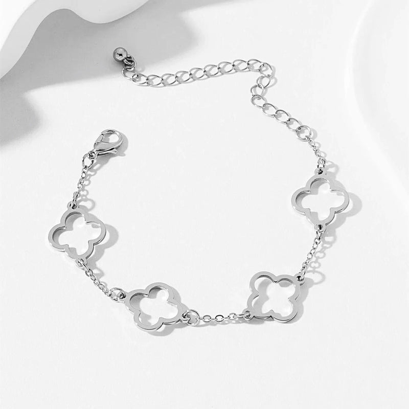 Conjunto com 2 Pulseiras Femininas em Aço Inoxidável Dourado, Design Lucky Clover com Detalhes em Cristal