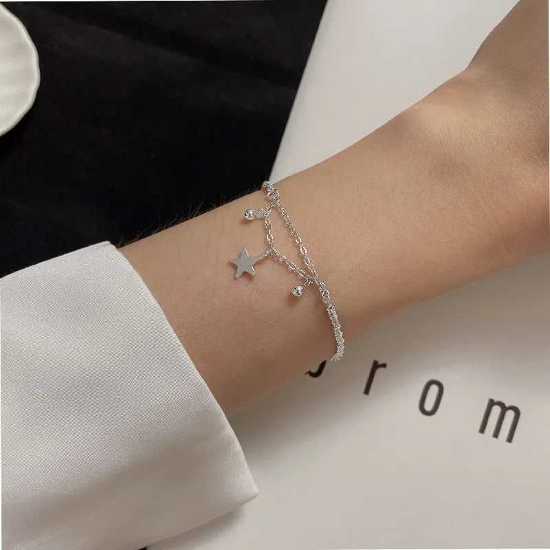 Pulseira Feminina em Prata 925 com Borboletas Cravejadas, Design Romântico e Ajustável para Datas Especiais