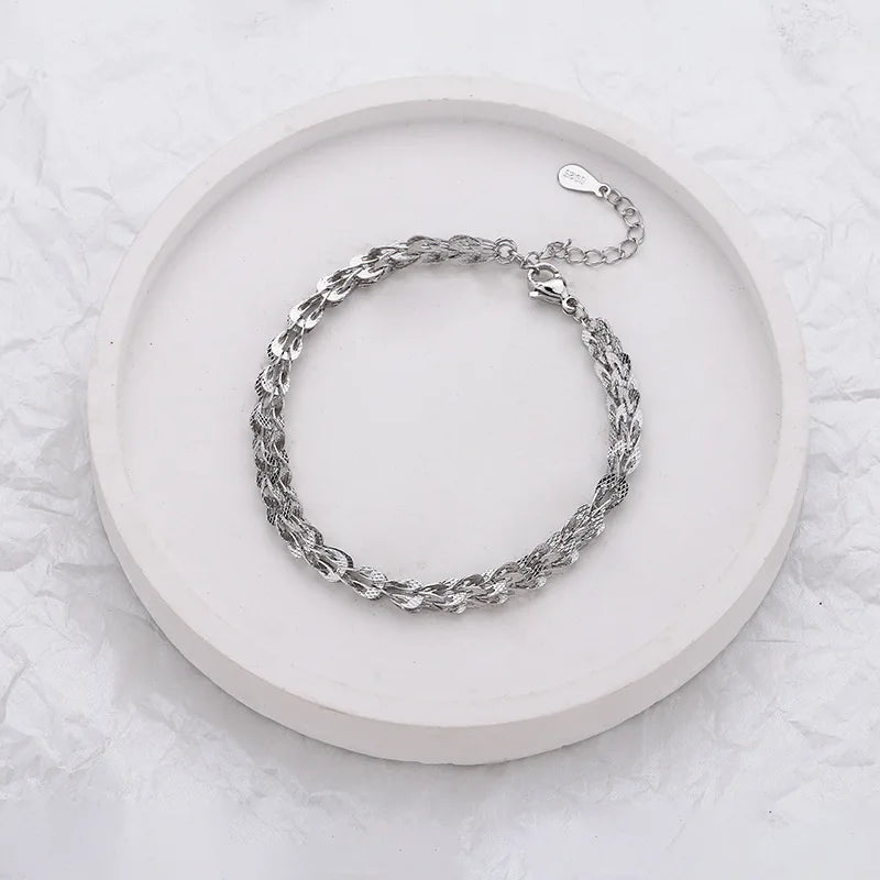 Pulseira Feminina em Prata 925 com Borboletas Cravejadas, Design Romântico e Ajustável para Datas Especiais