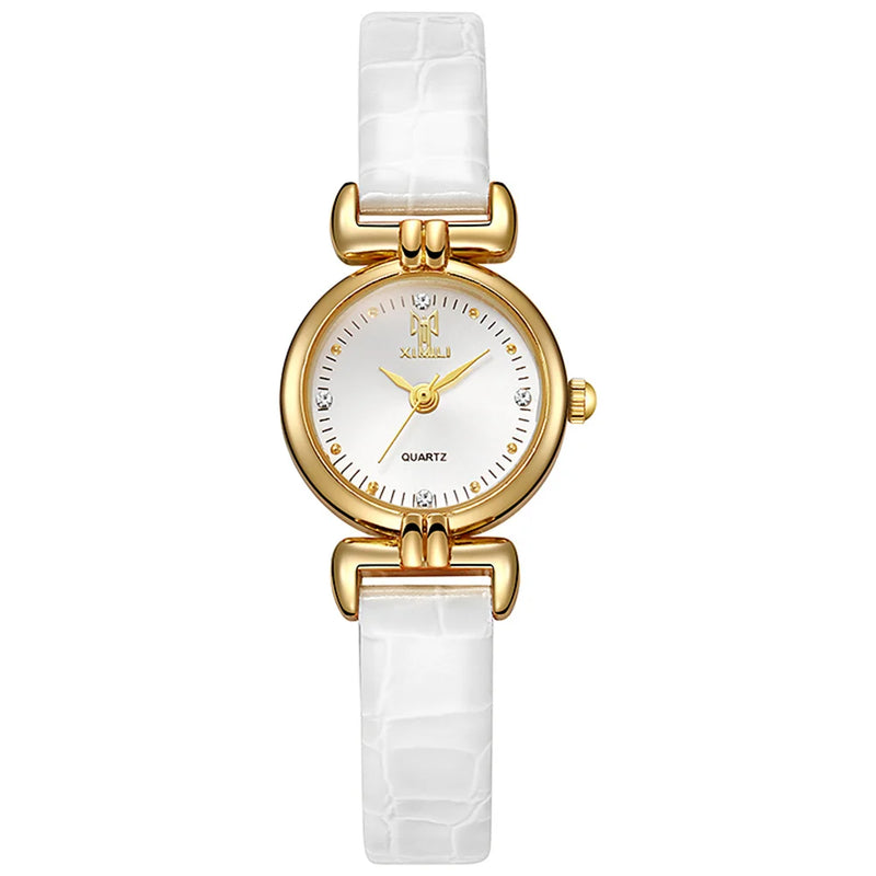 Relógio Feminino Pequeno de Quartzo 22mm, Pulseira em Couro Branco, Estilo Minimalista com Detalhes em Diamante