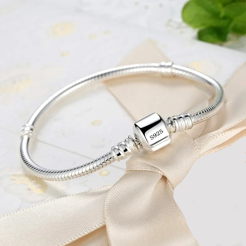 Pulseira Feminina em Prata 925 Modelo Osso de Cobra, Design Suave e Feito à Mão com Acabamento Premium
