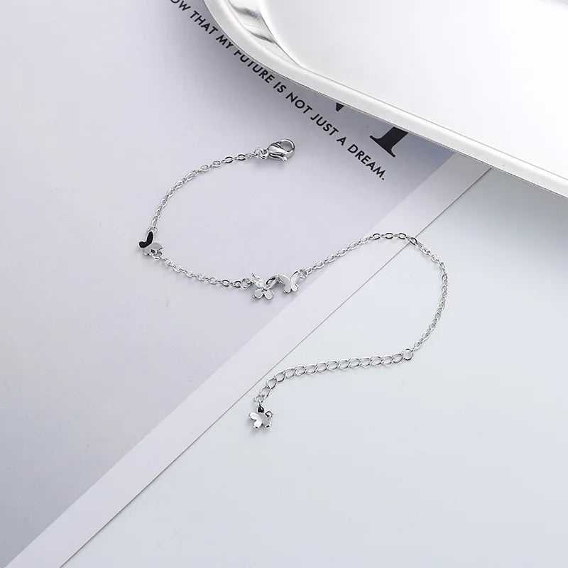 Pulseira Feminina em Prata 925 com Borboletas Cravejadas, Design Romântico e Ajustável para Datas Especiais