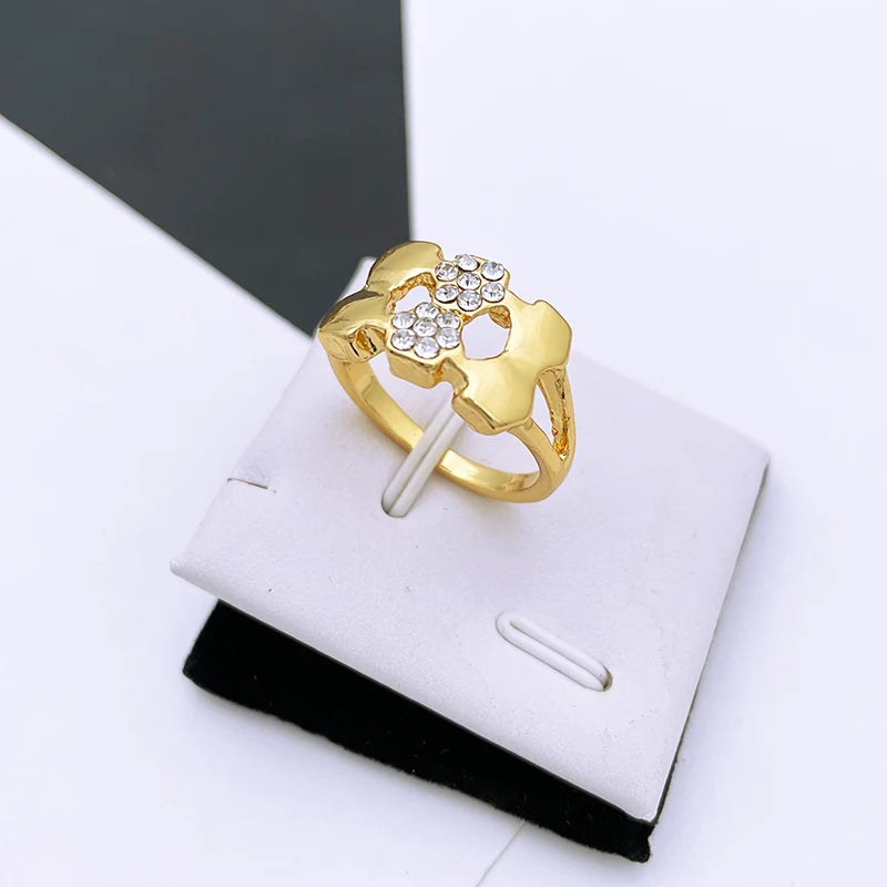 Kit Feminino Banhado a Ouro com Colar, Brincos, Pulseira e Anel, Luxo Italiano para Festas e Eventos