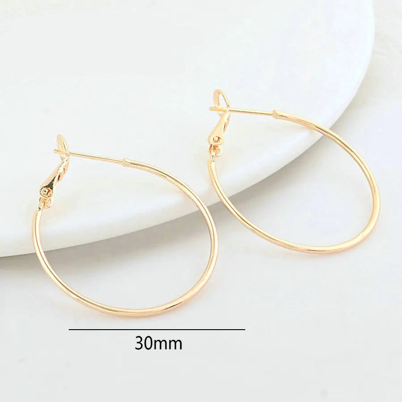 Conjunto com 6 Brincos de Argola em Latão Dourado 18K, Acessório Versátil para Moda e Fabricação de Joias
