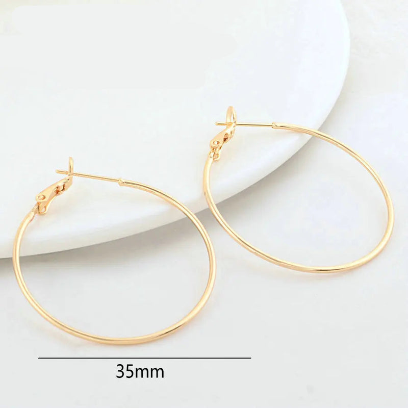 Conjunto com 6 Brincos de Argola em Latão Dourado 18K, Acessório Versátil para Moda e Fabricação de Joias