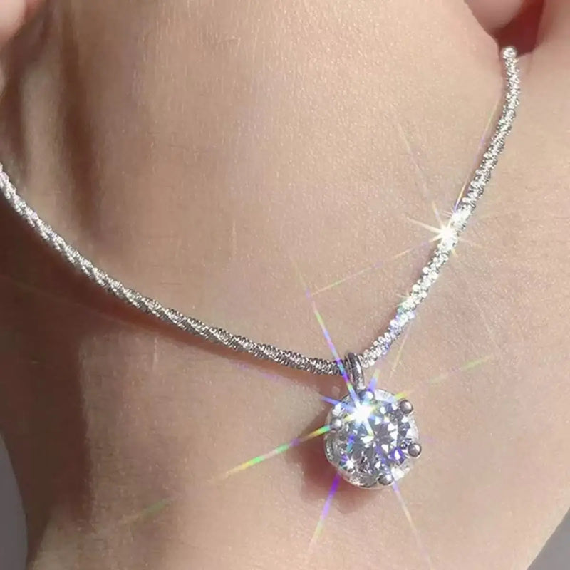 Colar Coroa em Prata 925 com Moissanite VVS1, Brilho Intenso e Luxo Atemporal