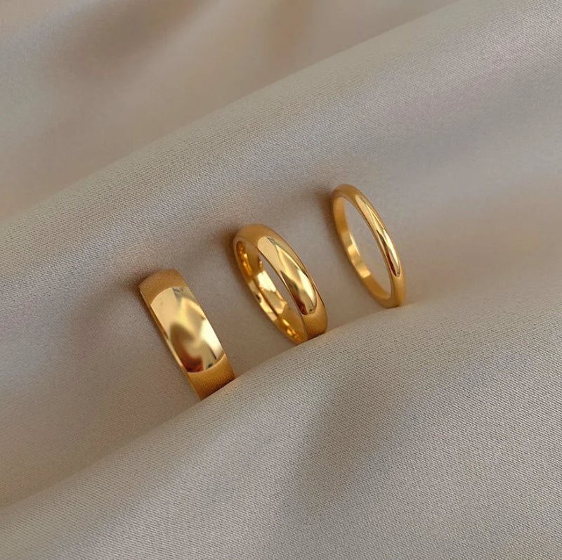 Anel Feminino em Aço Inoxidável Banhado a Ouro 18K, Modelos Minimalistas de 2mm a 6mm para Estilo Atemporal