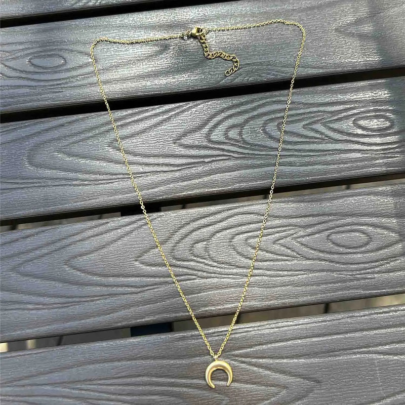 Colar Pingente de Lua Crescente em Aço Inoxidável, Minimalismo Sofisticado e Atemporal