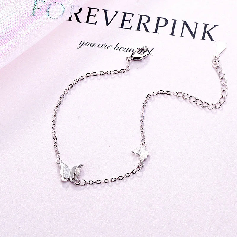 Pulseira Feminina em Prata 925 com Borboletas Cravejadas, Design Romântico e Ajustável para Datas Especiais