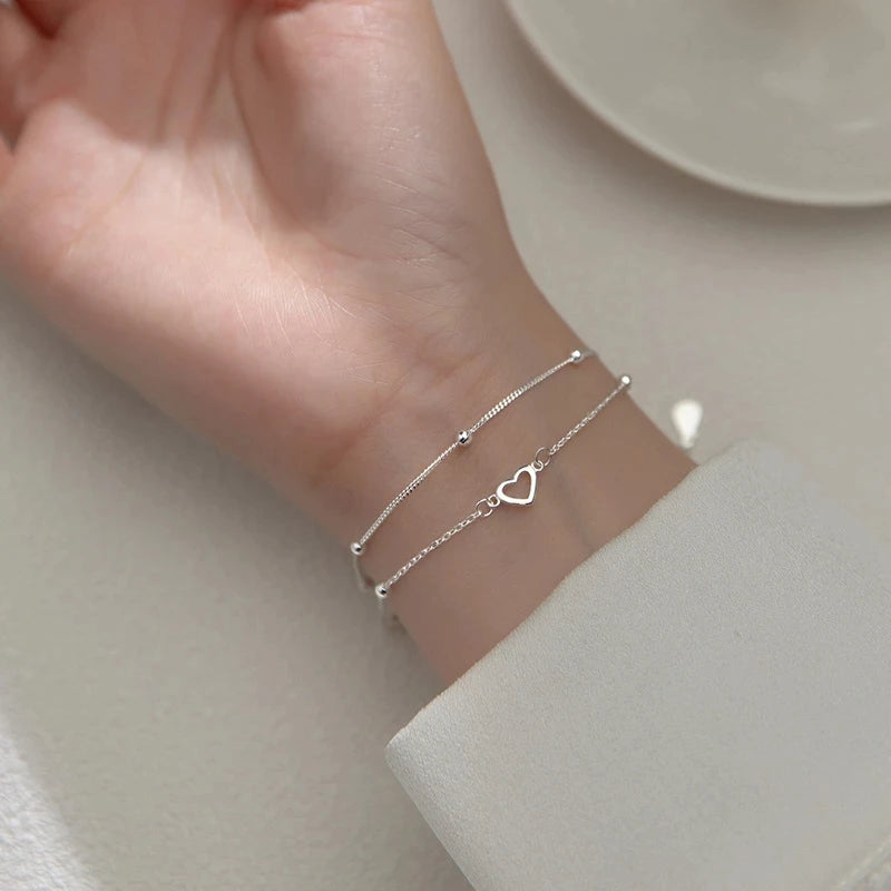 Pulseira Feminina em Prata 925 com Borboletas Cravejadas, Design Romântico e Ajustável para Datas Especiais
