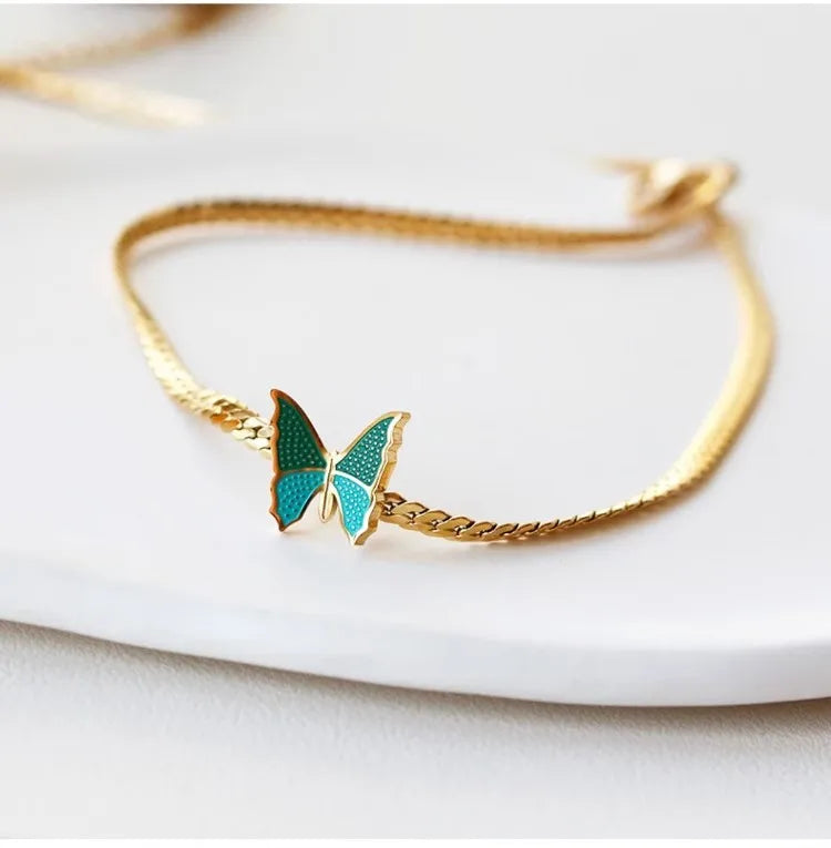 Colar Gargantilha com Corações Empilhados em Aço Inoxidável Dourado, Minimalismo e Elegância Feminina