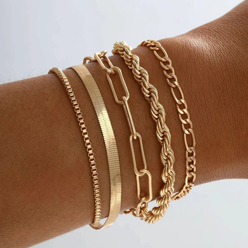 Super Kit 58 Peças Douradas com Colares, Brincos, Anéis e Pulseiras para Estilo Versátil e Completo
