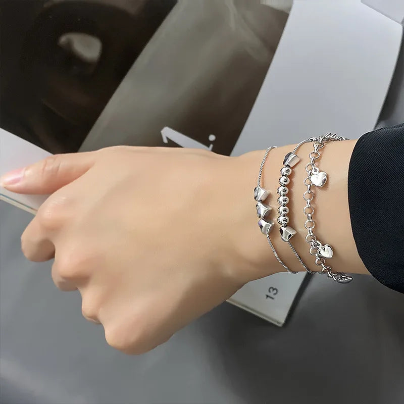 Pulseira Feminina em Prata 925 com Borboletas Cravejadas, Design Romântico e Ajustável para Datas Especiais