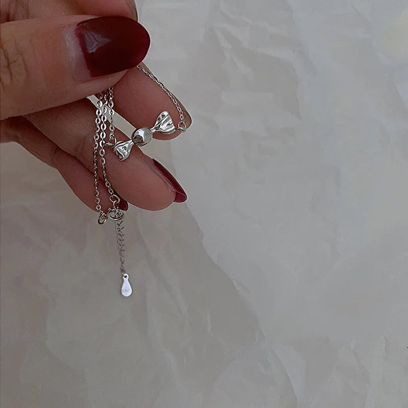 Pulseira Feminina em Prata 925 com Borboletas Cravejadas, Design Romântico e Ajustável para Datas Especiais