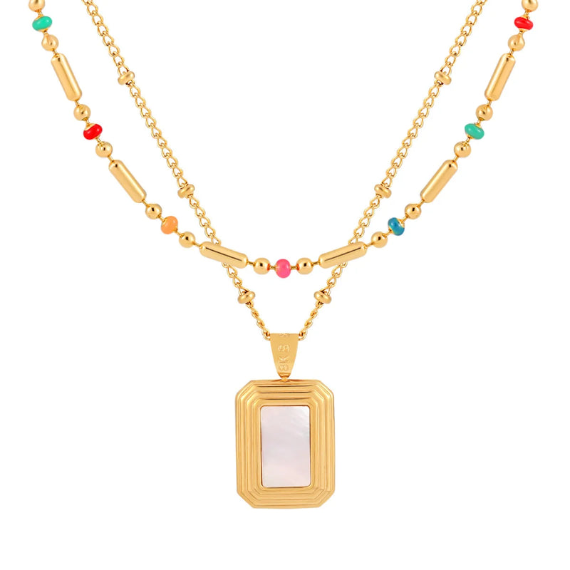 Colar Gargantilha com Corações Empilhados em Aço Inoxidável Dourado, Minimalismo e Elegância Feminina