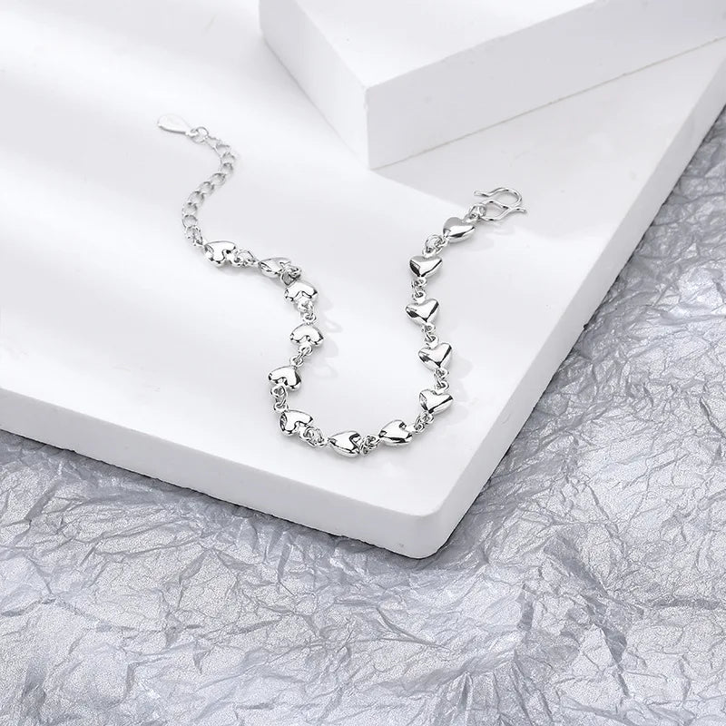 Pulseira Feminina em Prata 925 com Borboletas Cravejadas, Design Romântico e Ajustável para Datas Especiais