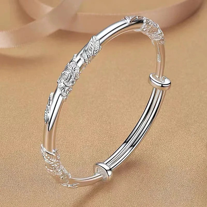 Pulseira Feminina em Prata 925 com Design de Flores, Modelo Aberto Ajustável e Estilo Étnico Sofisticado