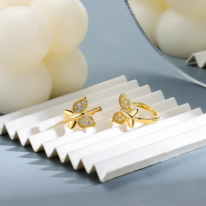 Brincos de Argola com Zircão Banhados a Ouro 14K, Joia Clássica e Versátil para Mulheres Modernas