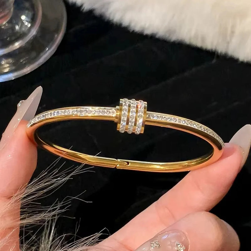 Pulseira Feminina em Aço Titânio com Detalhes de Zircônia, Estilo Clássico Moderno para Uso Diário