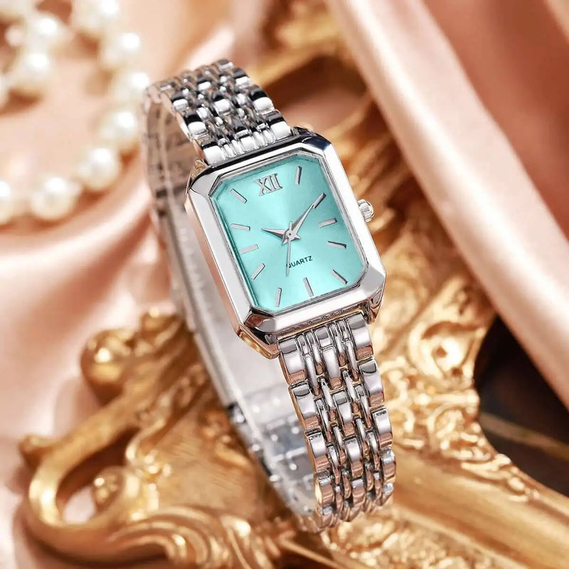 Relógio Feminino Retangular de Quartzo em Metal Dourado, Design Slim e Sofisticado para Looks Fashion e Casuais