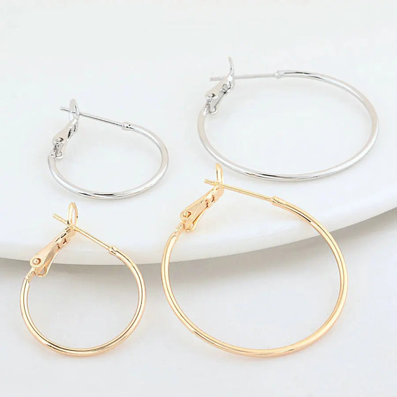 Conjunto com 6 Brincos de Argola em Latão Dourado 18K, Acessório Versátil para Moda e Fabricação de Joias