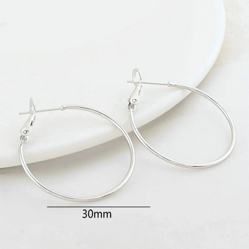 Conjunto com 6 Brincos de Argola em Latão Dourado 18K, Acessório Versátil para Moda e Fabricação de Joias