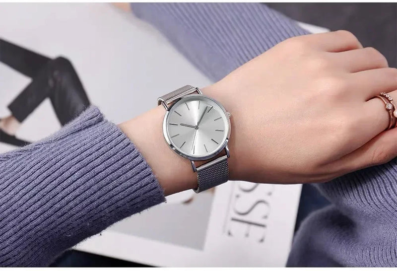 Relógio Feminino Analógico em Metal com Pulseira de Malha, Mostrador Redondo Slim 40mm Elegante para o Dia a Dia