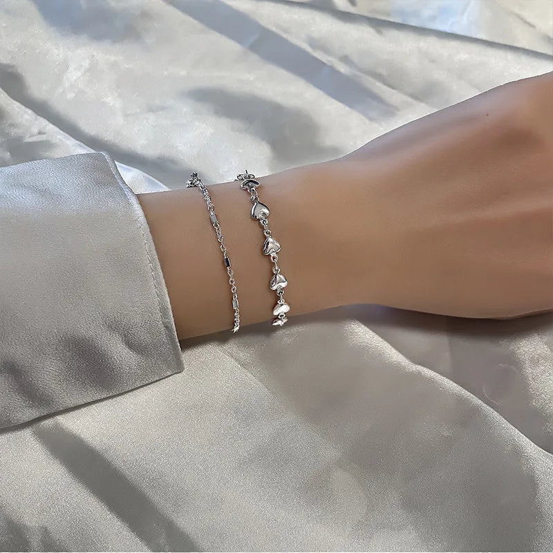 Pulseira Feminina em Prata 925 com Borboletas Cravejadas, Design Romântico e Ajustável para Datas Especiais