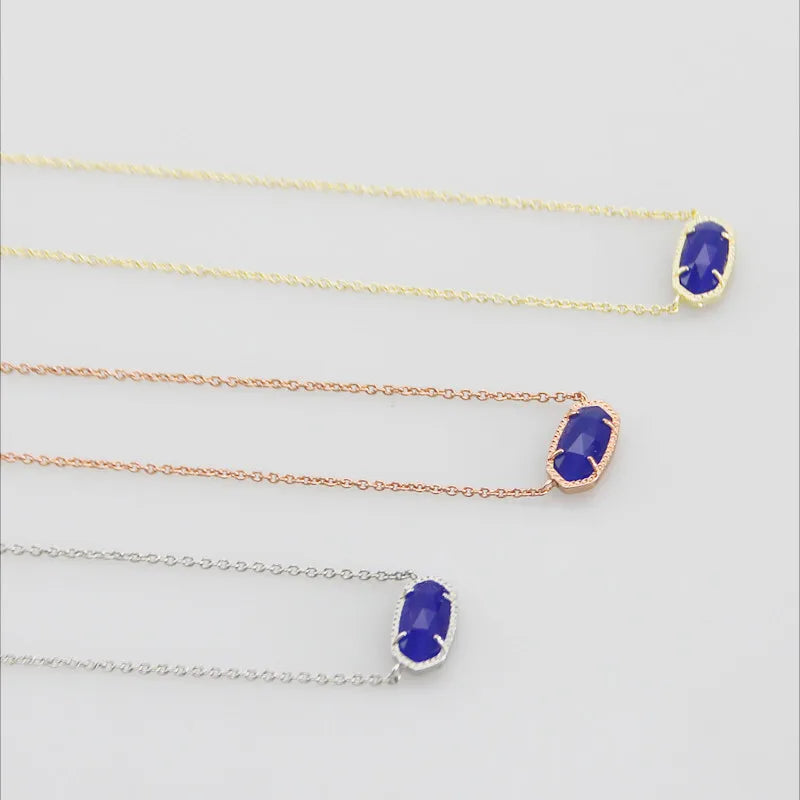 Colar Clássico com Pedra Oval Azul Olho de Gato, Elegância Intemporal em Cada Detalhe