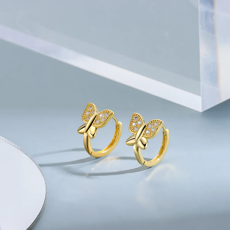 Brincos de Argola com Zircão Banhados a Ouro 14K, Joia Clássica e Versátil para Mulheres Modernas