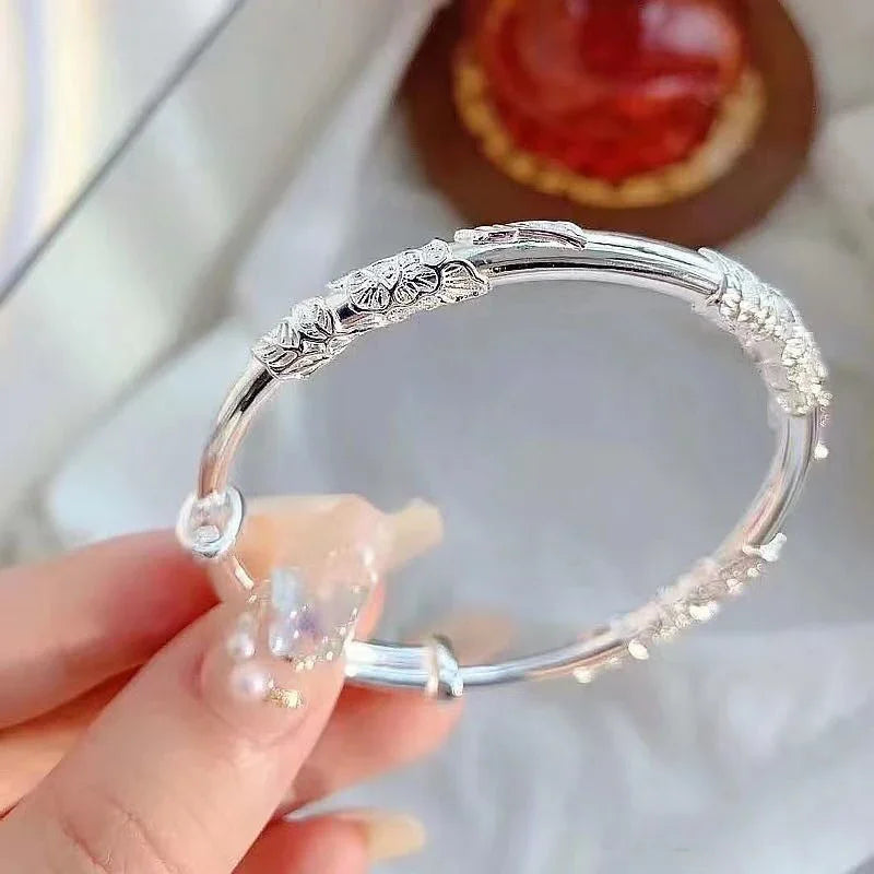 Pulseira Feminina em Prata 925 com Design de Flores, Modelo Aberto Ajustável e Estilo Étnico Sofisticado