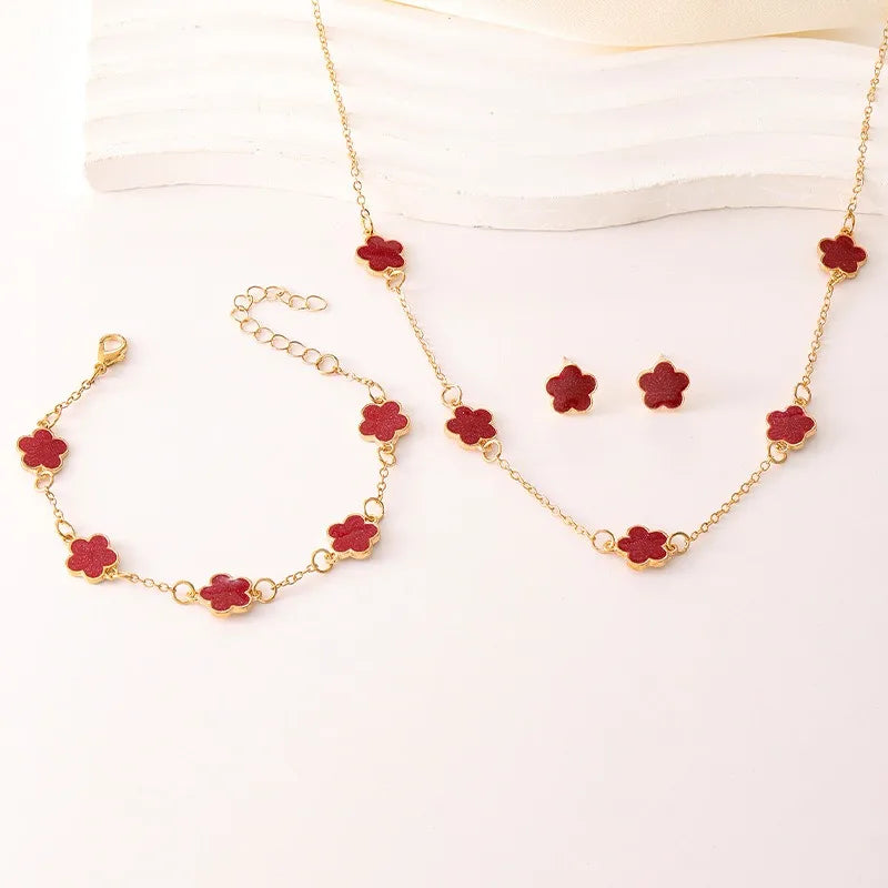 Conjunto Elegante com Colar, Brincos e Pulseira em Design de Trevo para Brilhar em Qualquer Ocasião