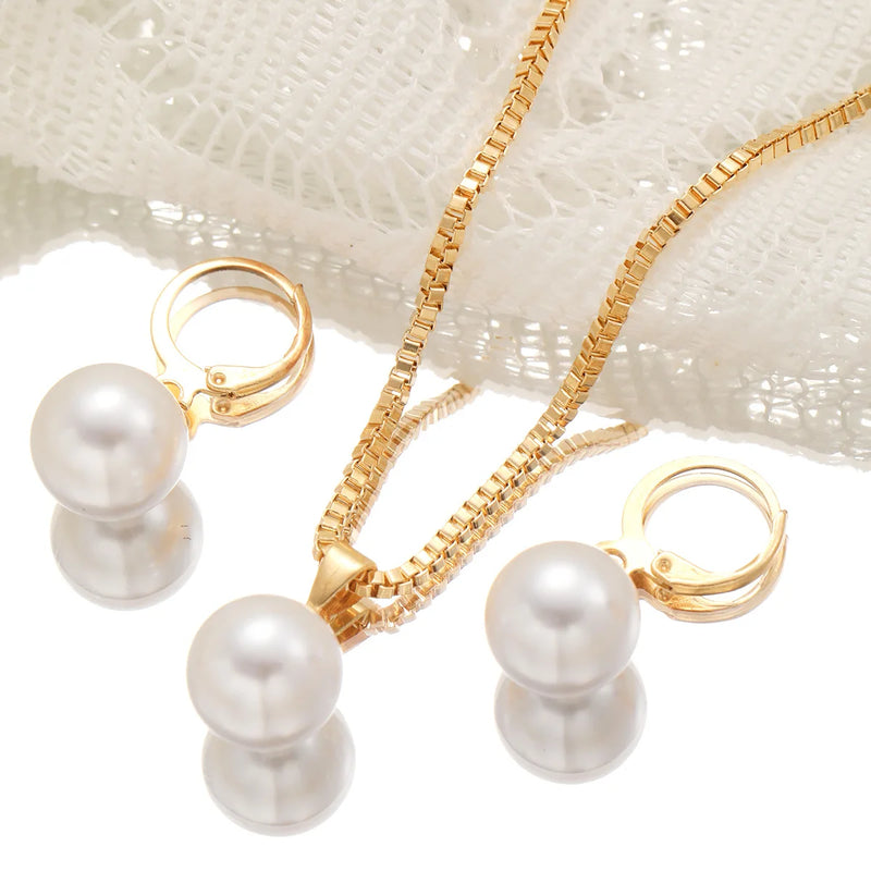 Kit 3 Peças com Colar de Pérola, Brincos e Pingente Clássico, Joia Elegante para Casamento e Presente Especial