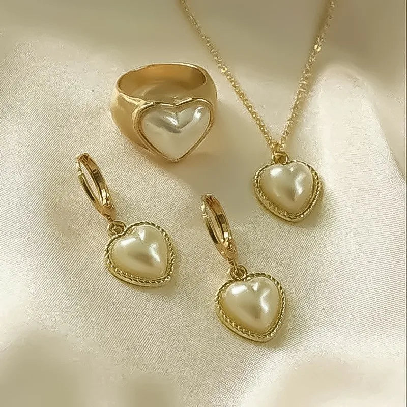 Kit 3 Peças com Colar de Pérola, Brincos e Pingente Clássico, Joia Elegante para Casamento e Presente Especial