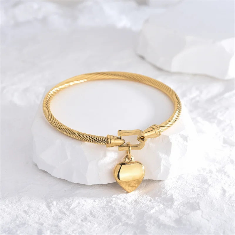 Pulseira Unissex em Aço Inoxidável Dourado com Pingente de Coração, Design Simples e Elegante