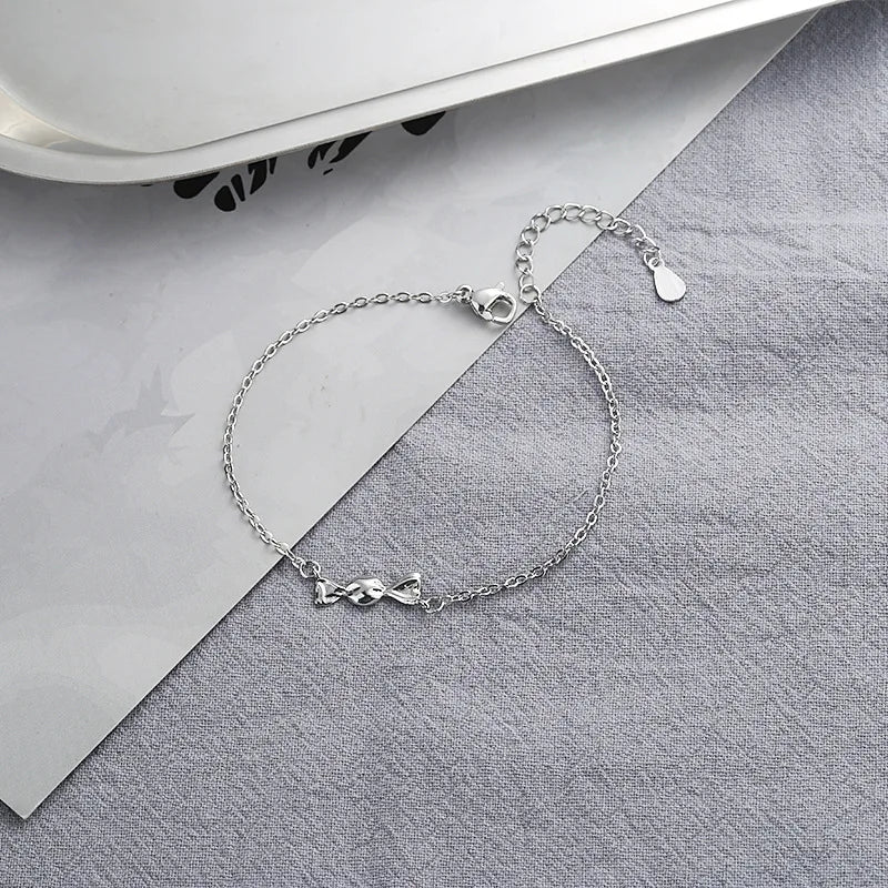 Pulseira Feminina em Prata 925 com Borboletas Cravejadas, Design Romântico e Ajustável para Datas Especiais
