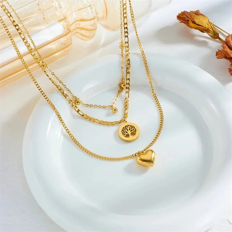 Kit Feminino com Colar, Pulseira e Brincos Coração da Sorte, Banhado a Ouro com Cristais