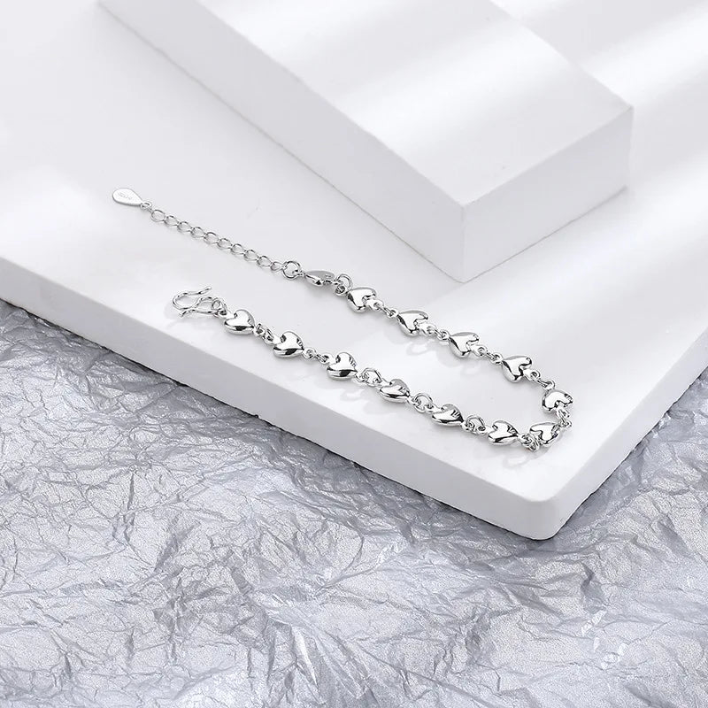 Pulseira Feminina em Prata 925 com Borboletas Cravejadas, Design Romântico e Ajustável para Datas Especiais