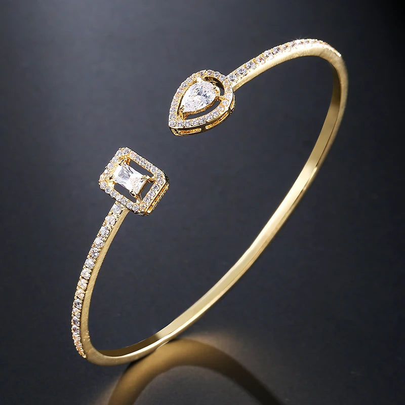 Pulseira Feminina de Luxo em Cobre Dourado com Zircônia Cúbica, Design Geométrico Sofisticado