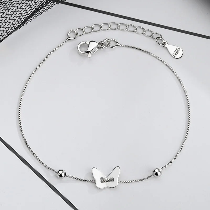 Pulseira Feminina em Prata 925 com Borboletas Cravejadas, Design Romântico e Ajustável para Datas Especiais