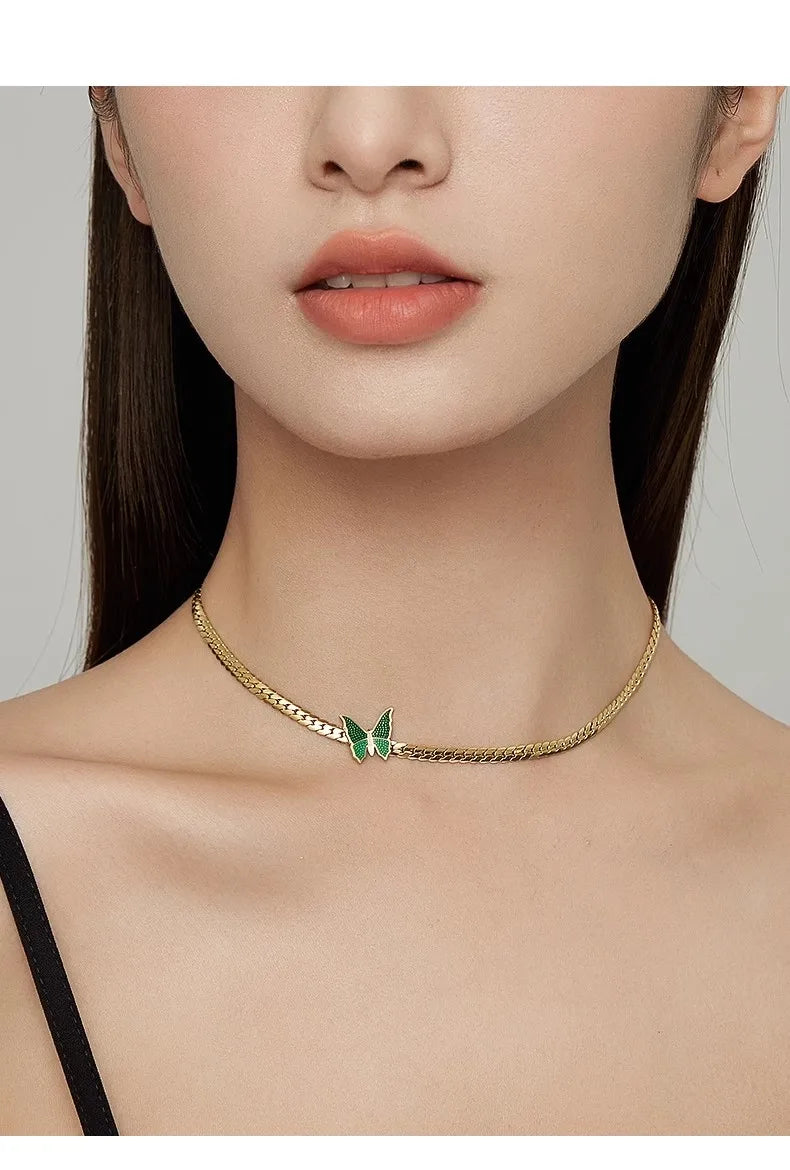 Colar Gargantilha com Corações Empilhados em Aço Inoxidável Dourado, Minimalismo e Elegância Feminina